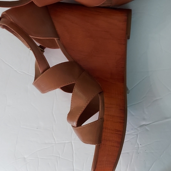 Lucky Brand Strappy Platform Wedge Size 8 M/38,Tan - Picture 7 of 16